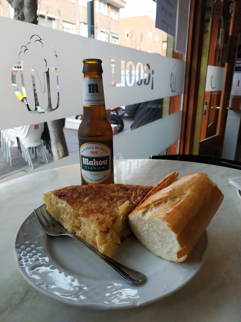 Bar - Cafeteria La Tahona — Comida y bebida