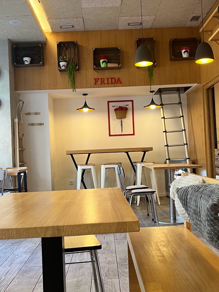 Frida Cafe Iturrama | Brunch Pamplona | Specialty Coffee - Cafe de especialidad Pamplona & Korean Sandwich — Ambiente