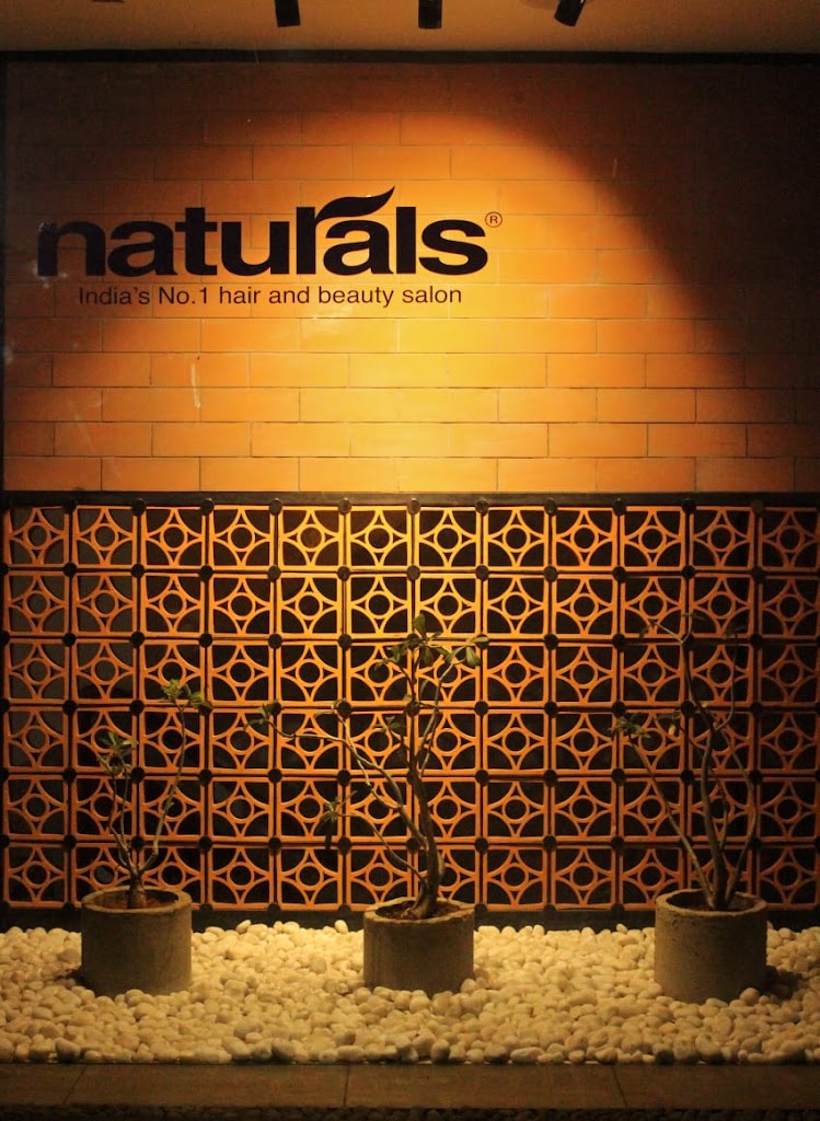 Naturals Salon