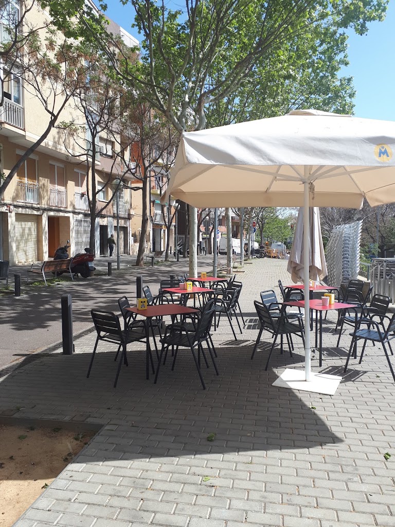 Can Carmen cafe restaurant — Ambiente