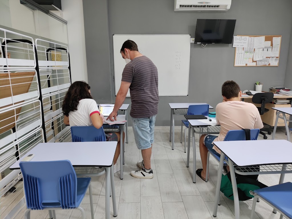 Academia d'estudis multidisciplinar Metodes — Del propietario