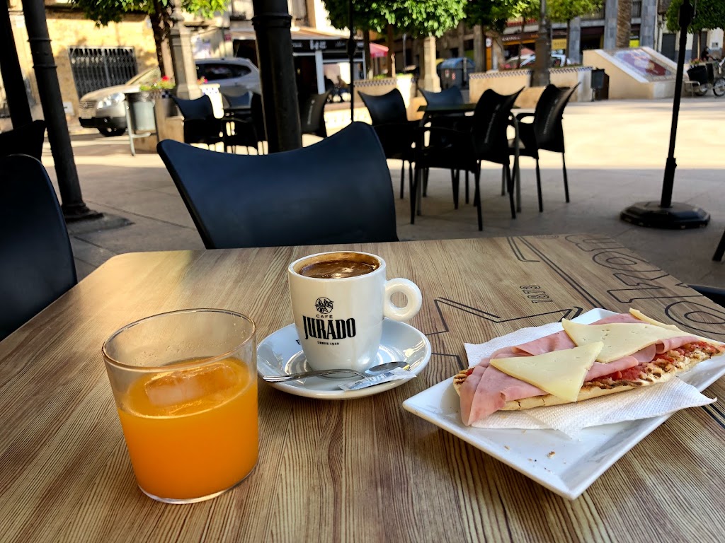 cafe tertulia s.c — Comida y bebida