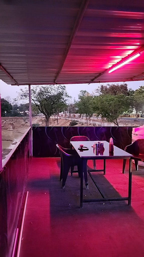 Kumkum Cafe And Restaurant