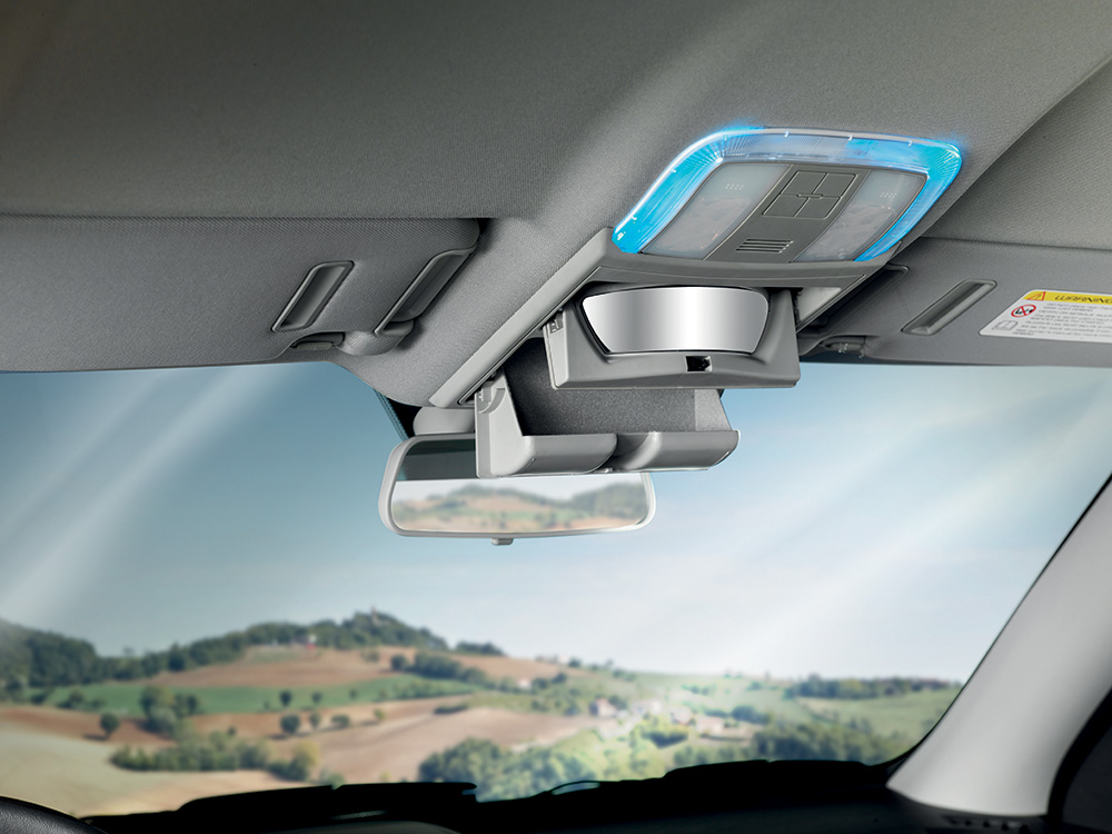 Mahindra Madrid — Interior