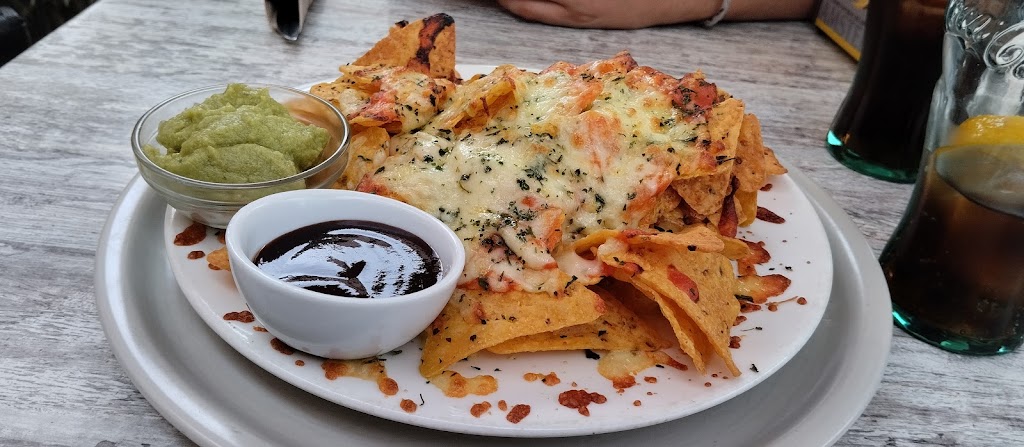 Pony Pisador — Comida y bebida