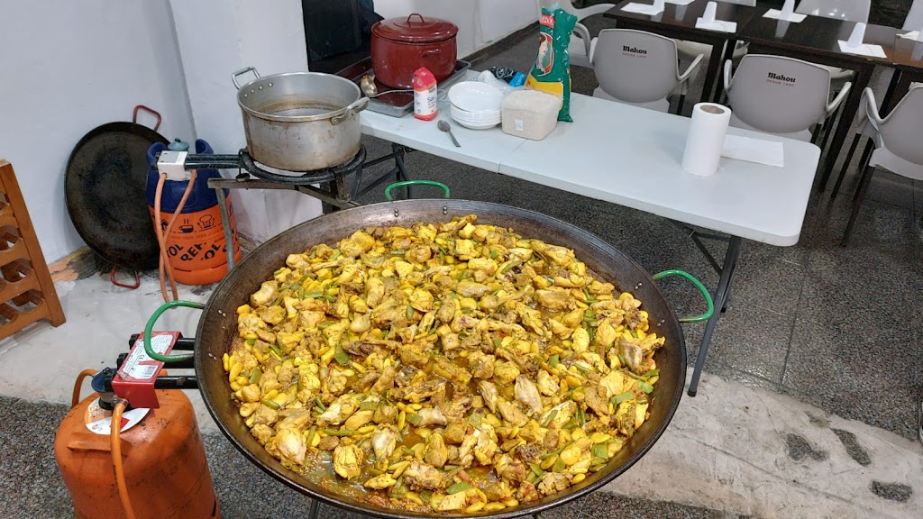 Sede social Barbarians Rugby (Denia) — Comida y bebida