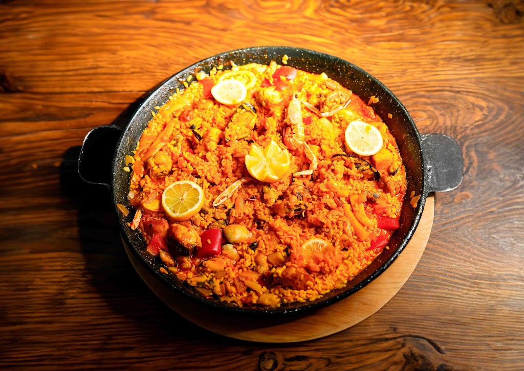 Cafe Bugaty Bar — Comida y bebida
