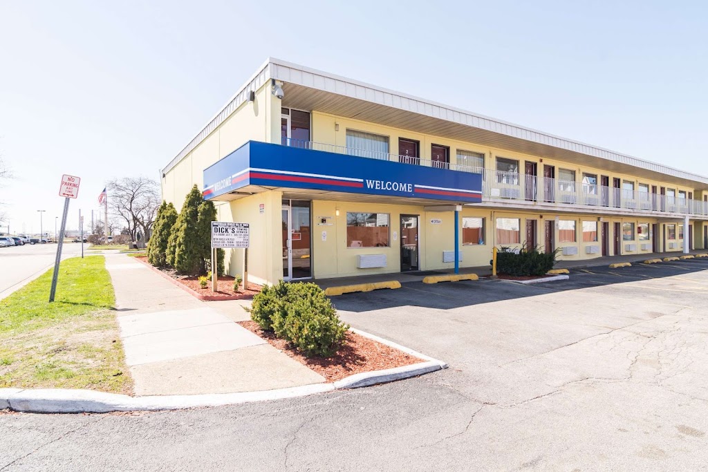 Motel 6 Joliet, IL - I-80 - Motel in Joliet , United States of America