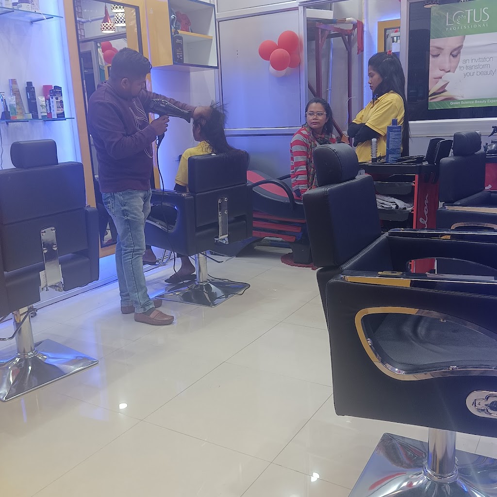 Unique Creations Unisex Saloon