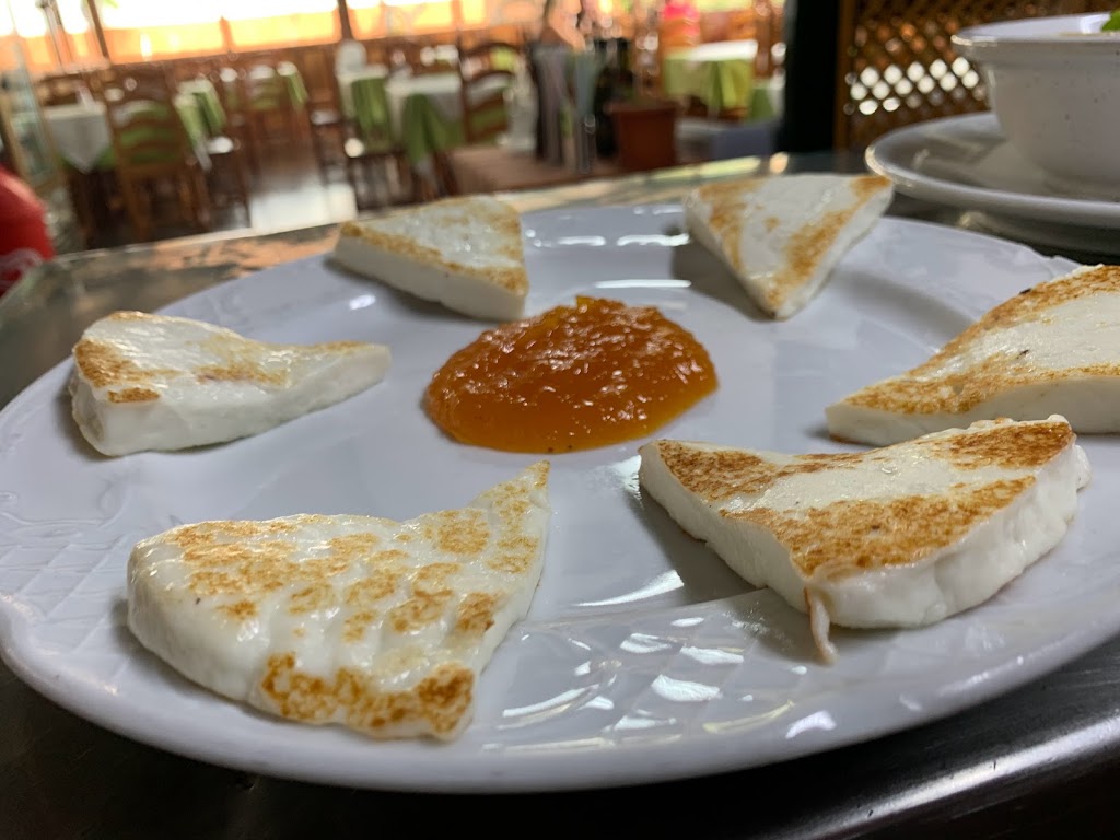 Bodegon guachinche Cas Tonito — Comida y bebida