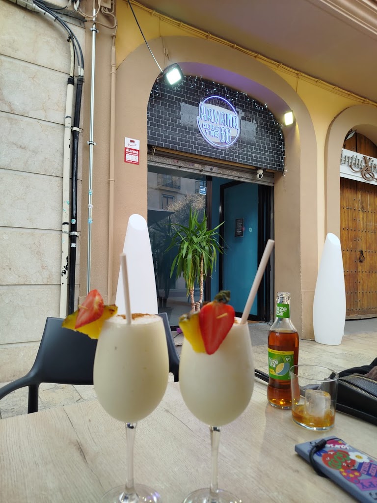 Havana 66 — Comida y bebida