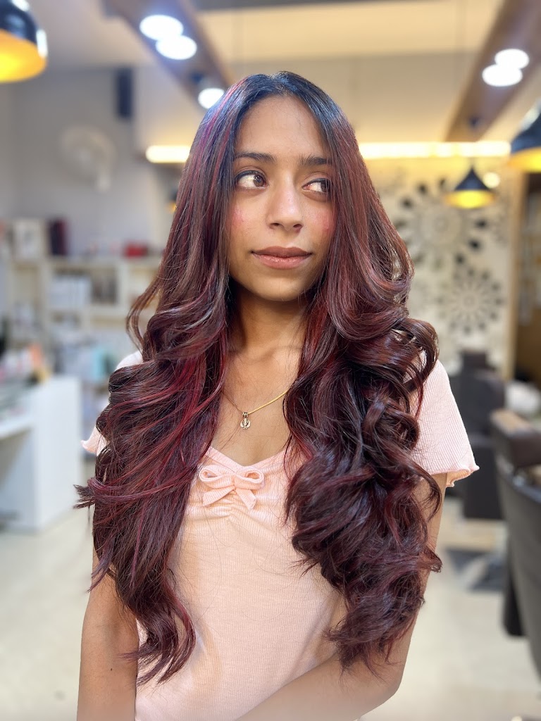 Shaiz Makeovers Unisex Salon