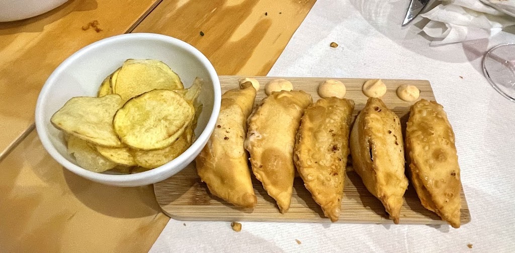 Artesana Gastrobar — Empanada