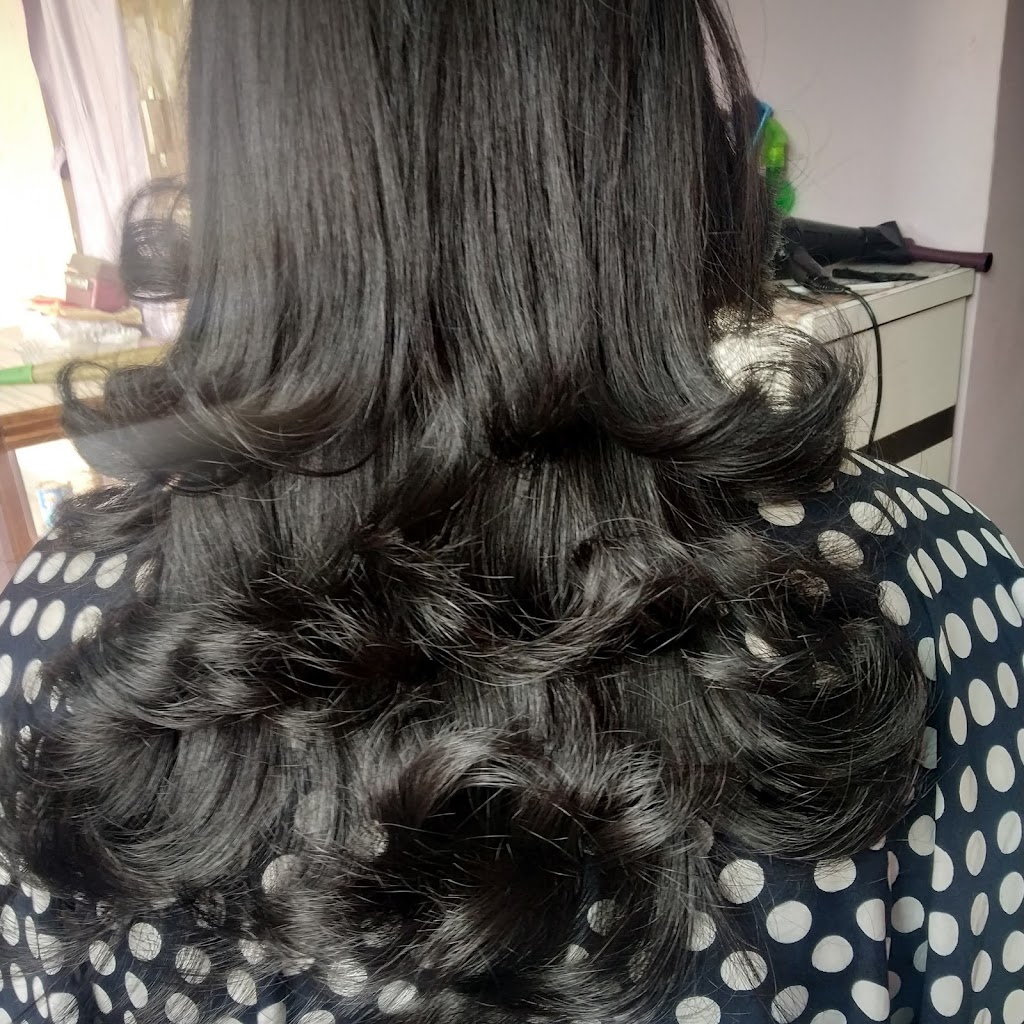 Mansi Ladies Beauty Parlour