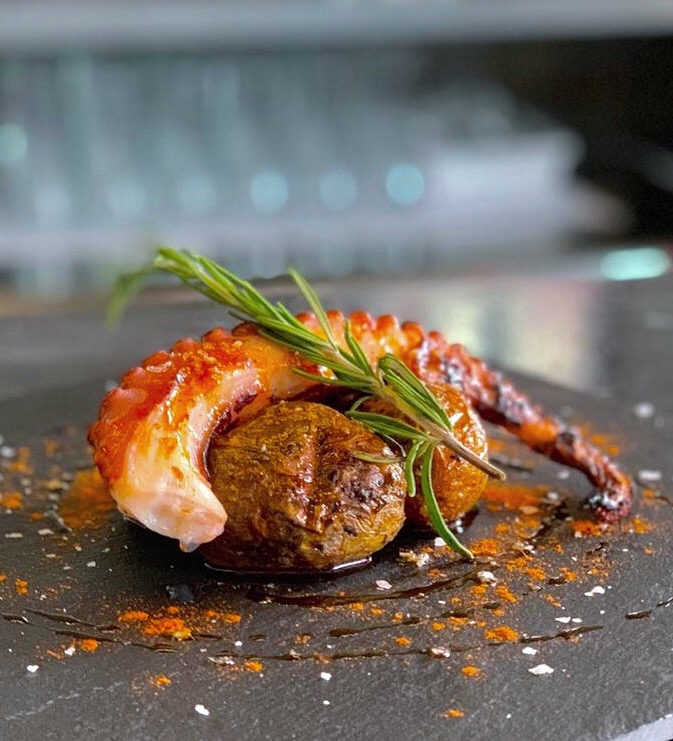Restaurante Sintesis Sitges — Comida y bebida