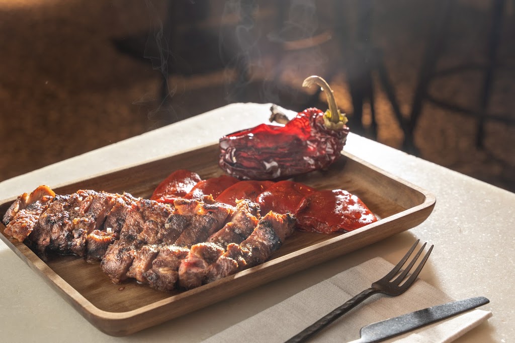 La Pizarra Brasa y Barra — Comida y bebida