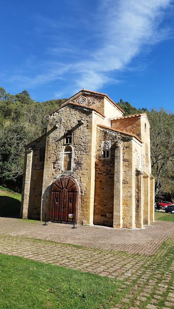 Iglesia de San Miguel de Lillo