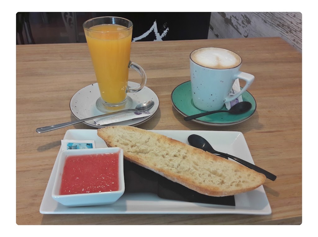 Factory Cafe — Comida y bebida