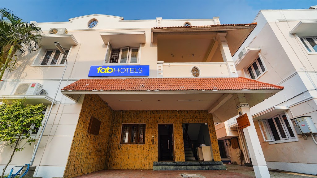 Fabhotel Nest Inn Service Apartment