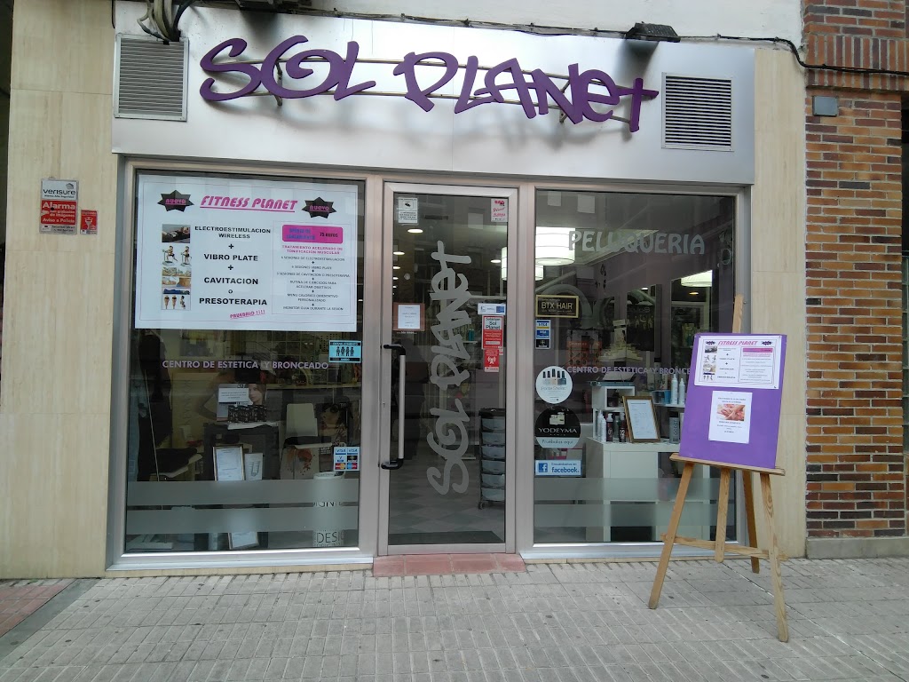 Sol Planet (Punto DHL) — Exterior