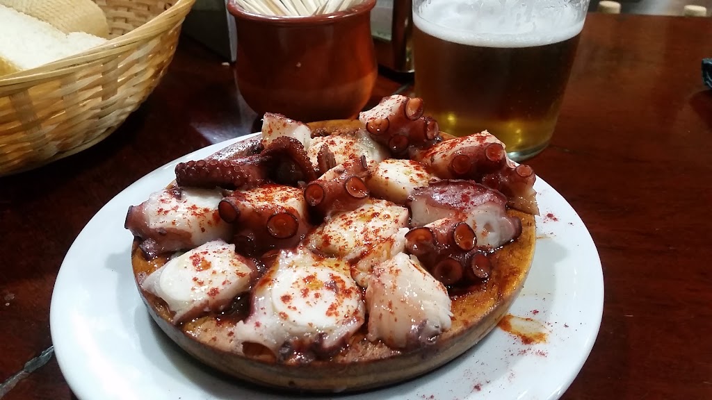 Restaurante Kalamua — Comida y bebida