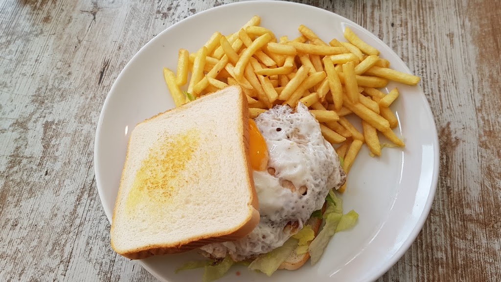 Bar restaurante La Fabrica — Comida y bebida