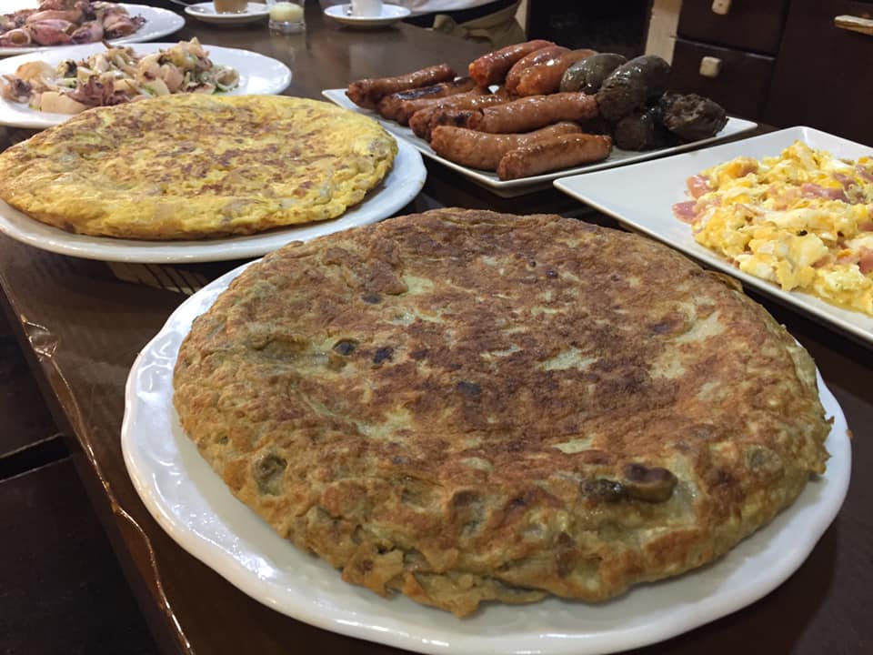 Kilauea Alzira — Comida y bebida