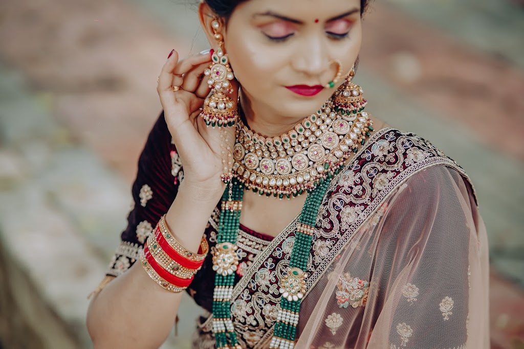 Roopshrungar Beauty Salon And Bridal Studio 1St Branch Jalgaon Maharashtra