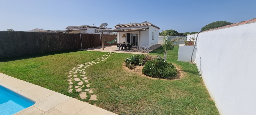 Las Casitas de la Barrosa con jardin y piscina privada