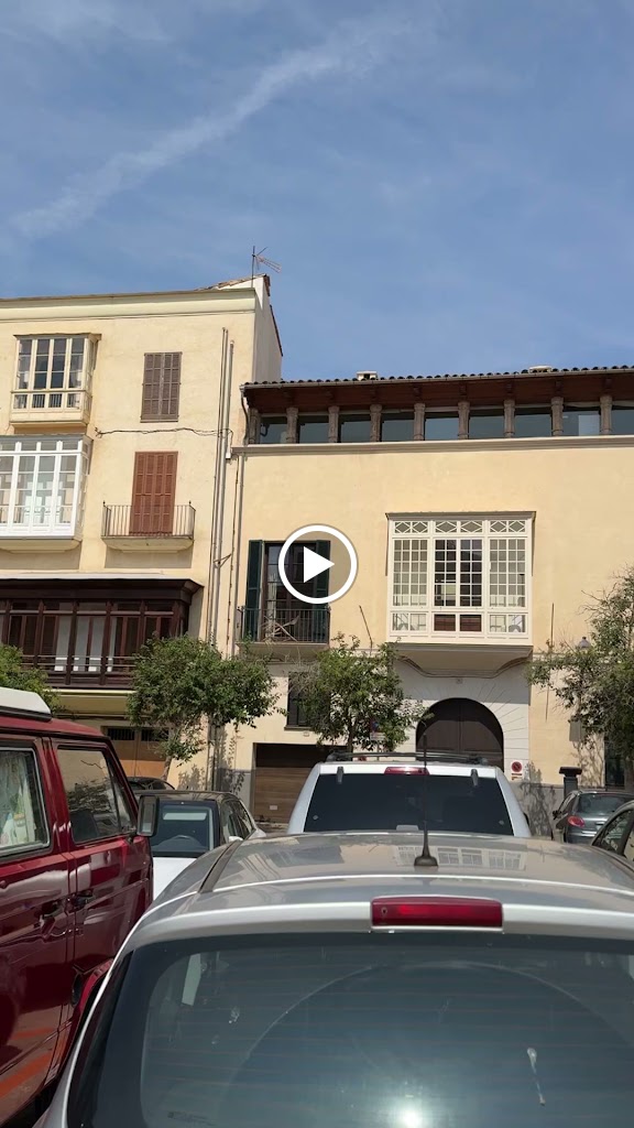 Carrer de Ramon Llull, 5 Parking — Videos