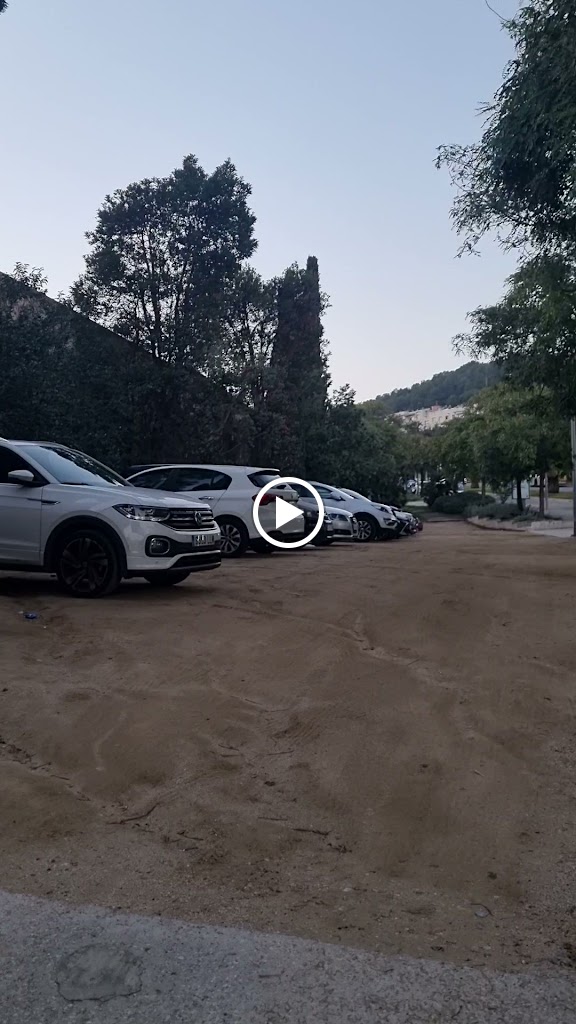 Aparcament del cementiri de Gava — Videos