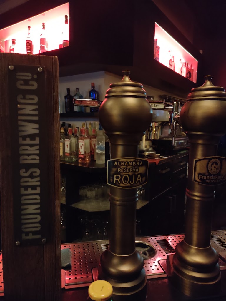 Soho Lounge Bar — Comida y bebida