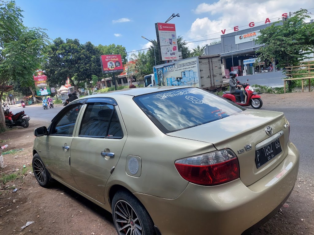 Bengkel Body dan Pintu Mobil Pak Daim
