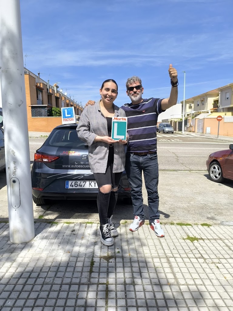 Autoescuela y Centro CAP Martin — Automovil
