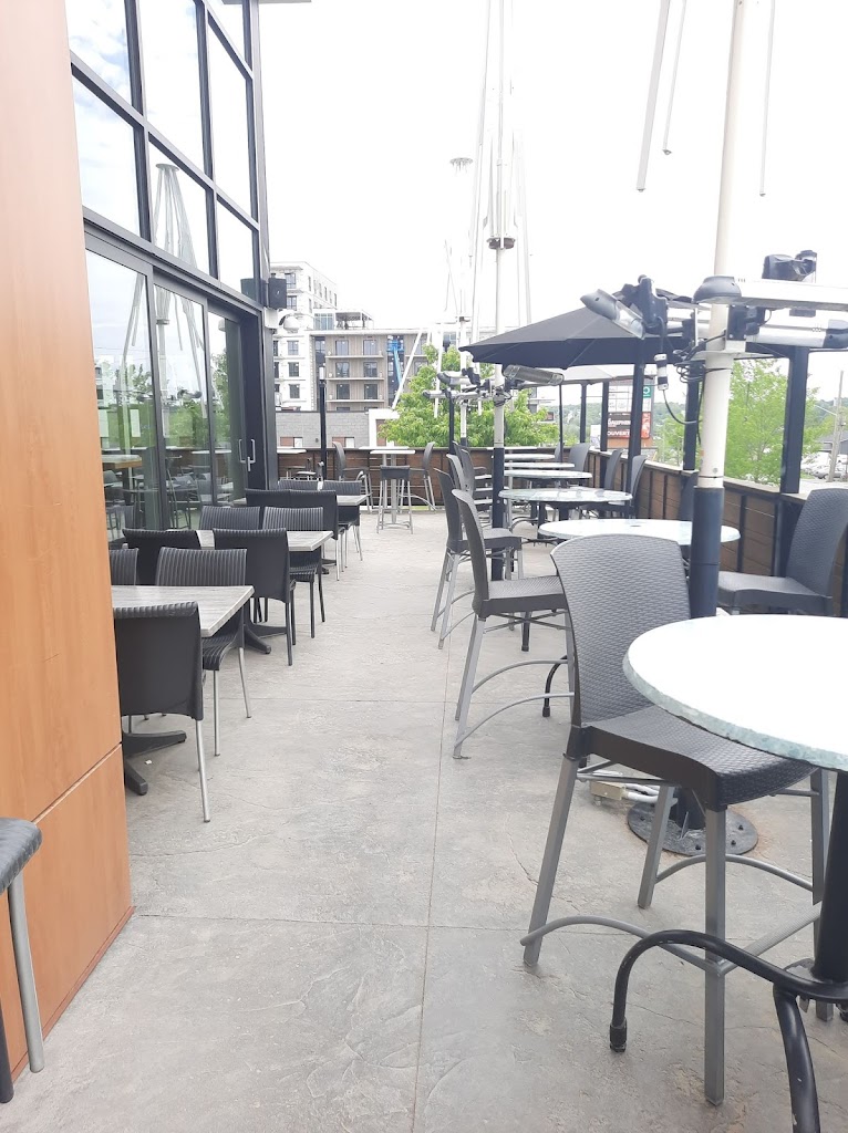 Resto Bar Le Dauphin in Sherbrooke