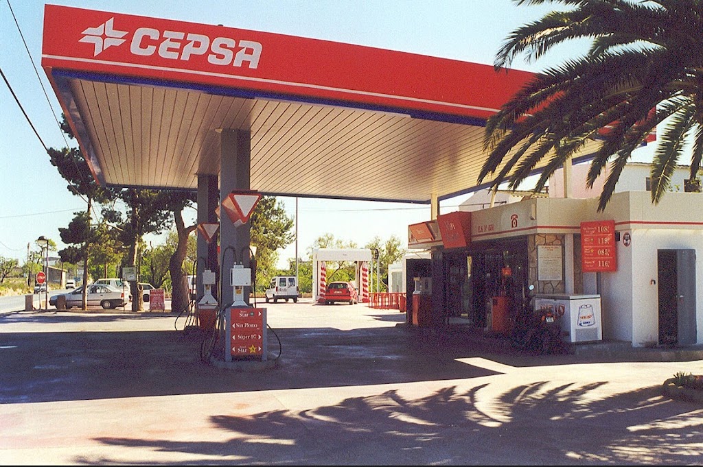 Estacion de servicio Cepsa — Surtidor de combustible