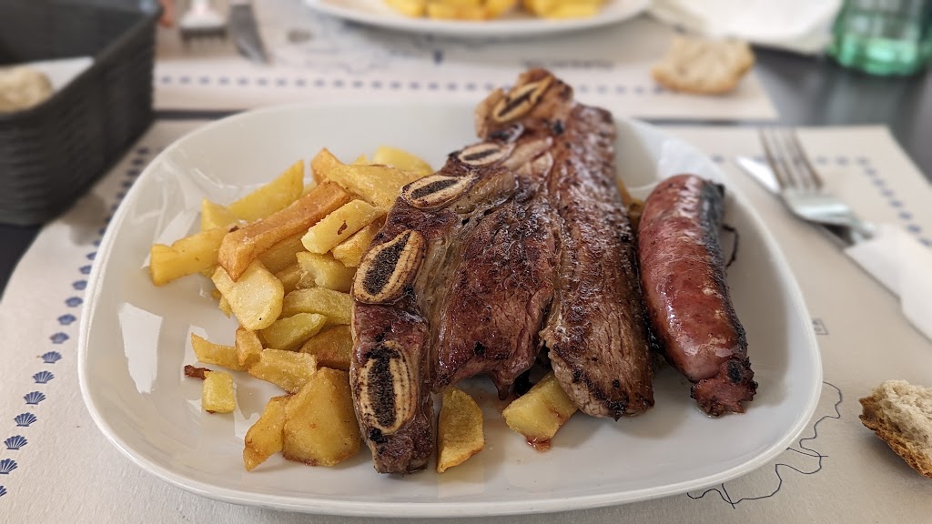 Restaurante Bar El Faro — Comida y bebida