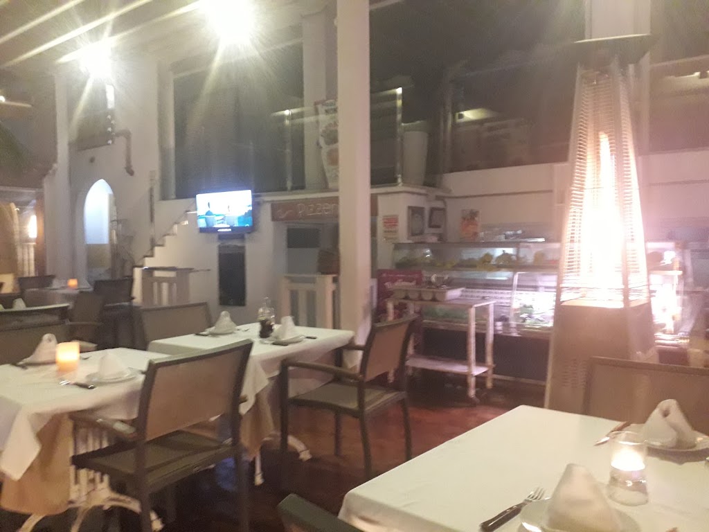 Torviscas Pool Bar / Restaurant — Ambiente