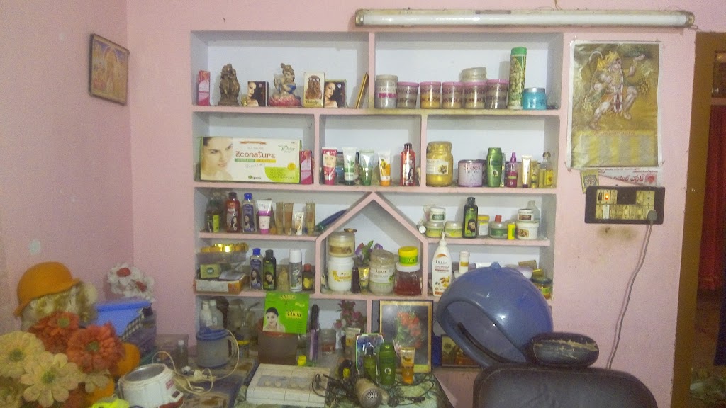 Suma Beauty Parlour Only For Women