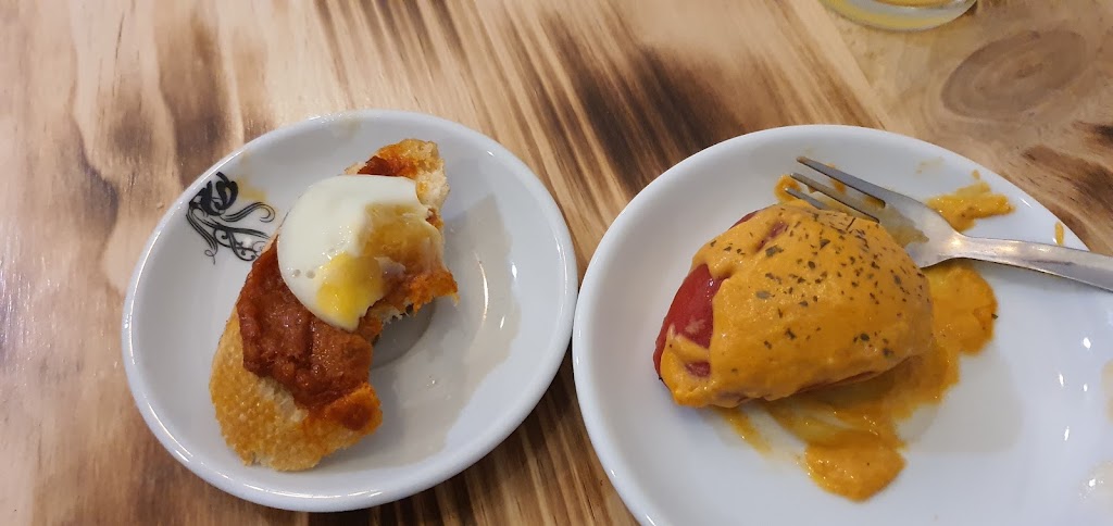 Vermutet el Siscu — Comida y bebida