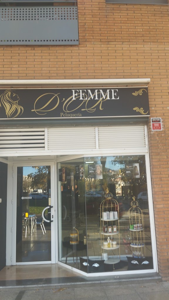 Peluqueria Femme D'or — Exterior