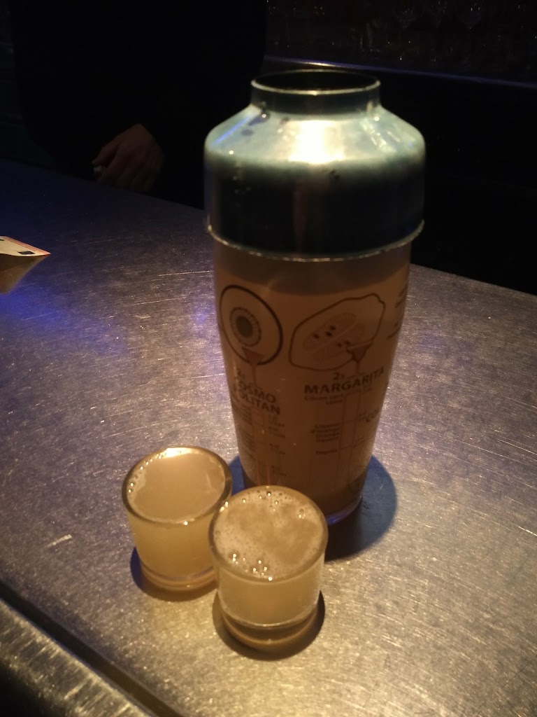 Bar Keops — Comida y bebida