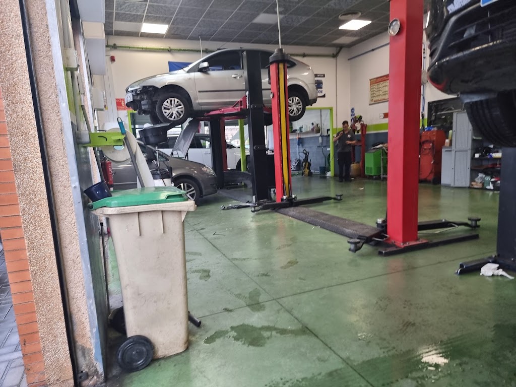 Talleres Relente — Interior