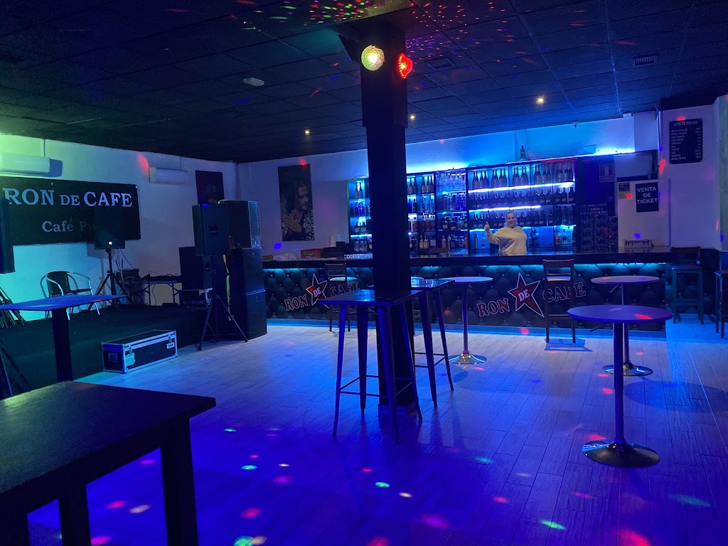 RON CAFE PUB — Ambiente