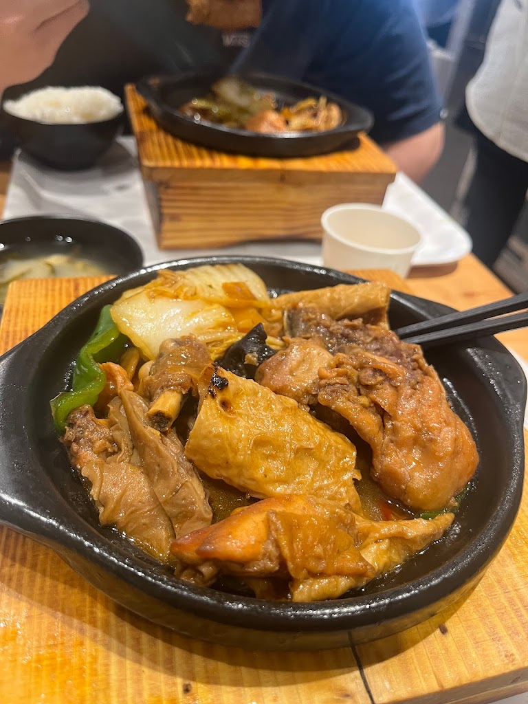 元爵味 黃燜雞米飯 新豐建興店 的照片