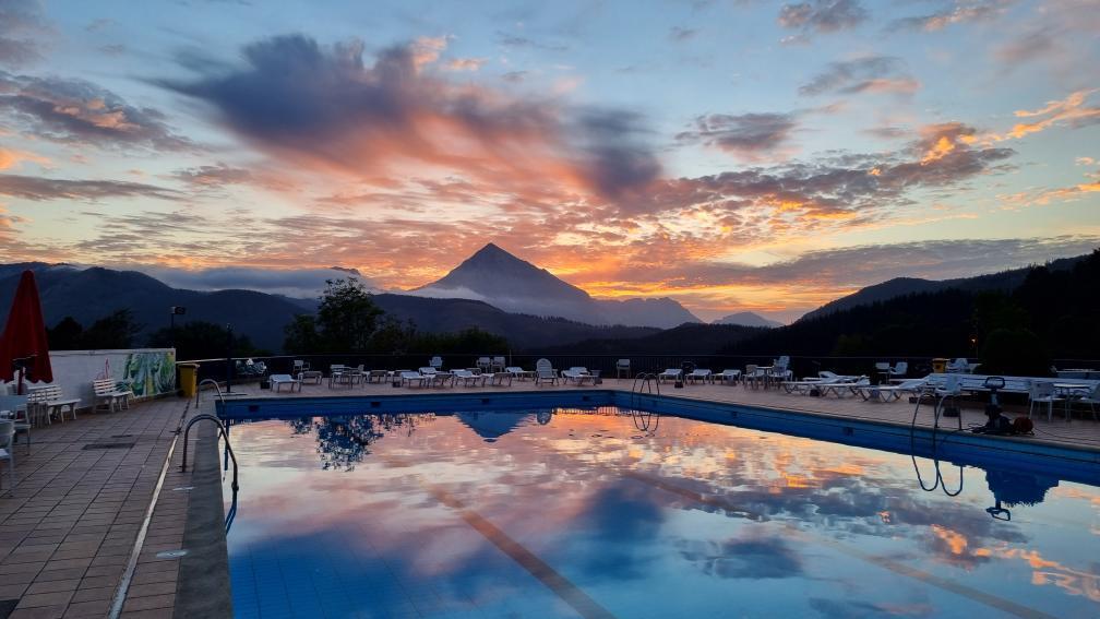 Piscinas Uxarte Igerilekuak / Arrasate Mondragon