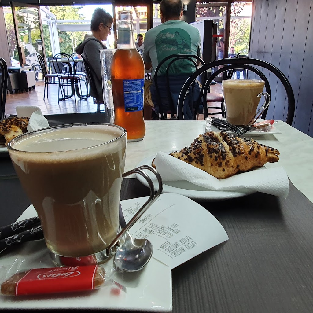 Cafeteria-Bar Dickens — Cafe