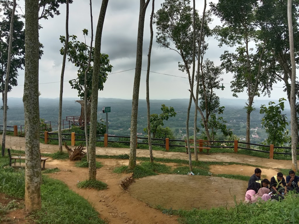 Puncak Ratu Pamekasan