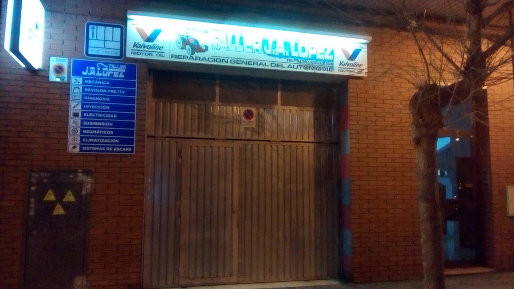 Taller JA Lopez — Exterior