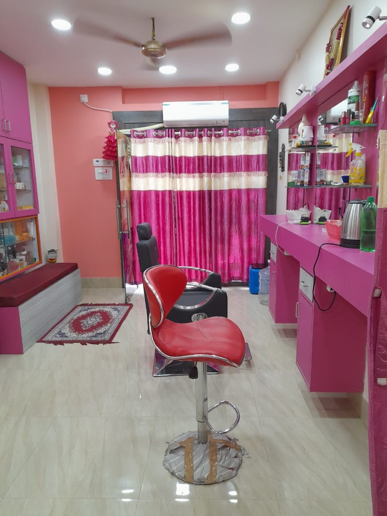 Astha Makeover Ladies Beauty Parlour